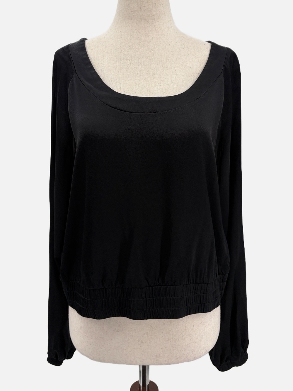 Lanston Black Long Sleeve Cropped Scoop Neck Blouse Medium